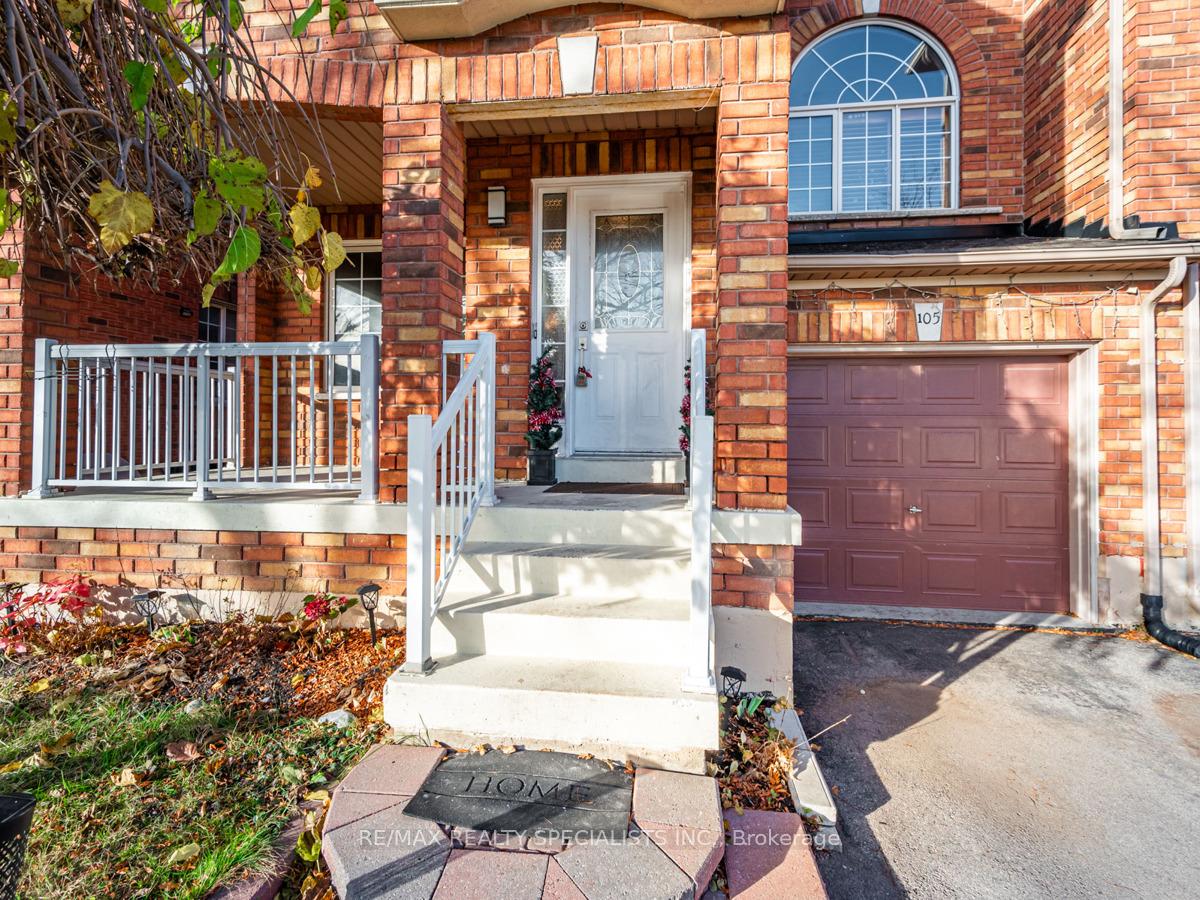 Photo 3 of Unit MAIN/2, 105 Windward Crescent, Vaughan, Vellore Village — HOMEH