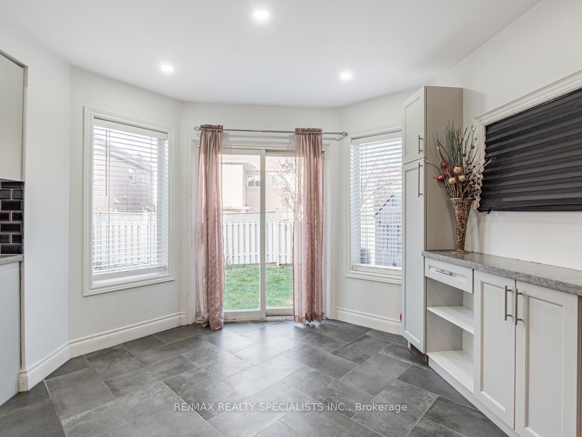 Photo 10 of Unit MAIN/2, 105 Windward Crescent, Vaughan, Vellore Village — HOMEH