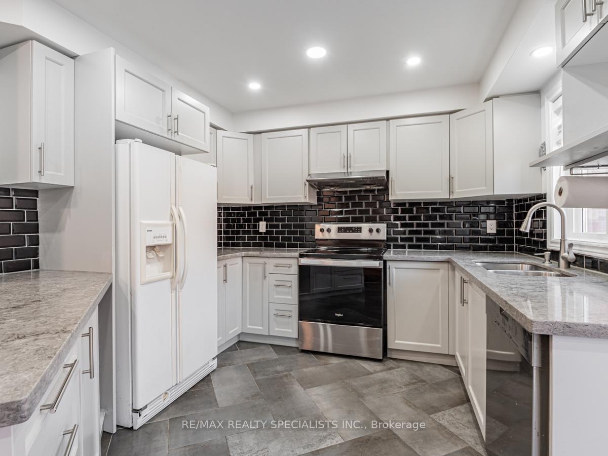 Photo 13 of Unit MAIN/2, 105 Windward Crescent, Vaughan, Vellore Village — HOMEH