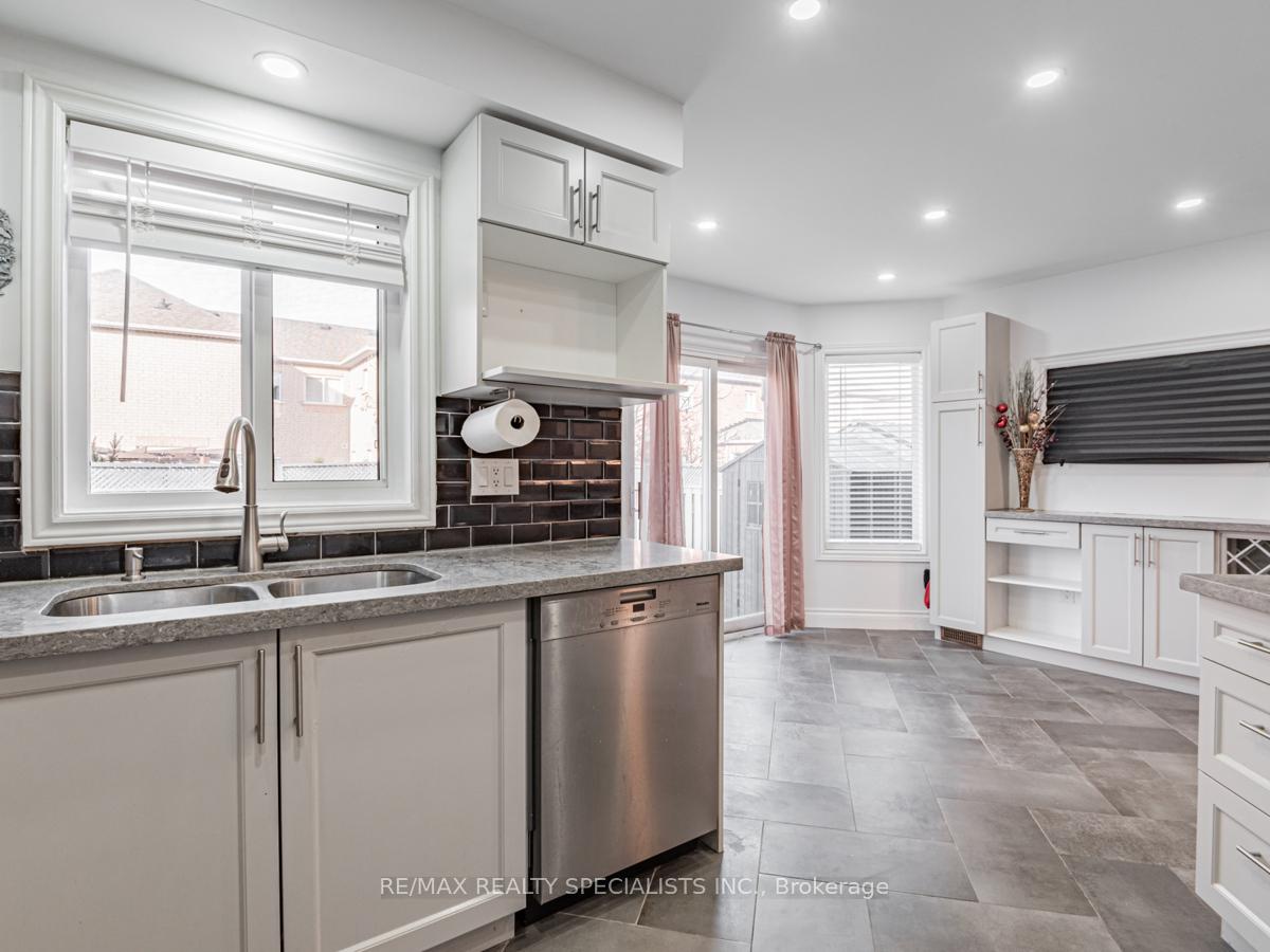 Photo 14 of Unit MAIN/2, 105 Windward Crescent, Vaughan, Vellore Village — HOMEH
