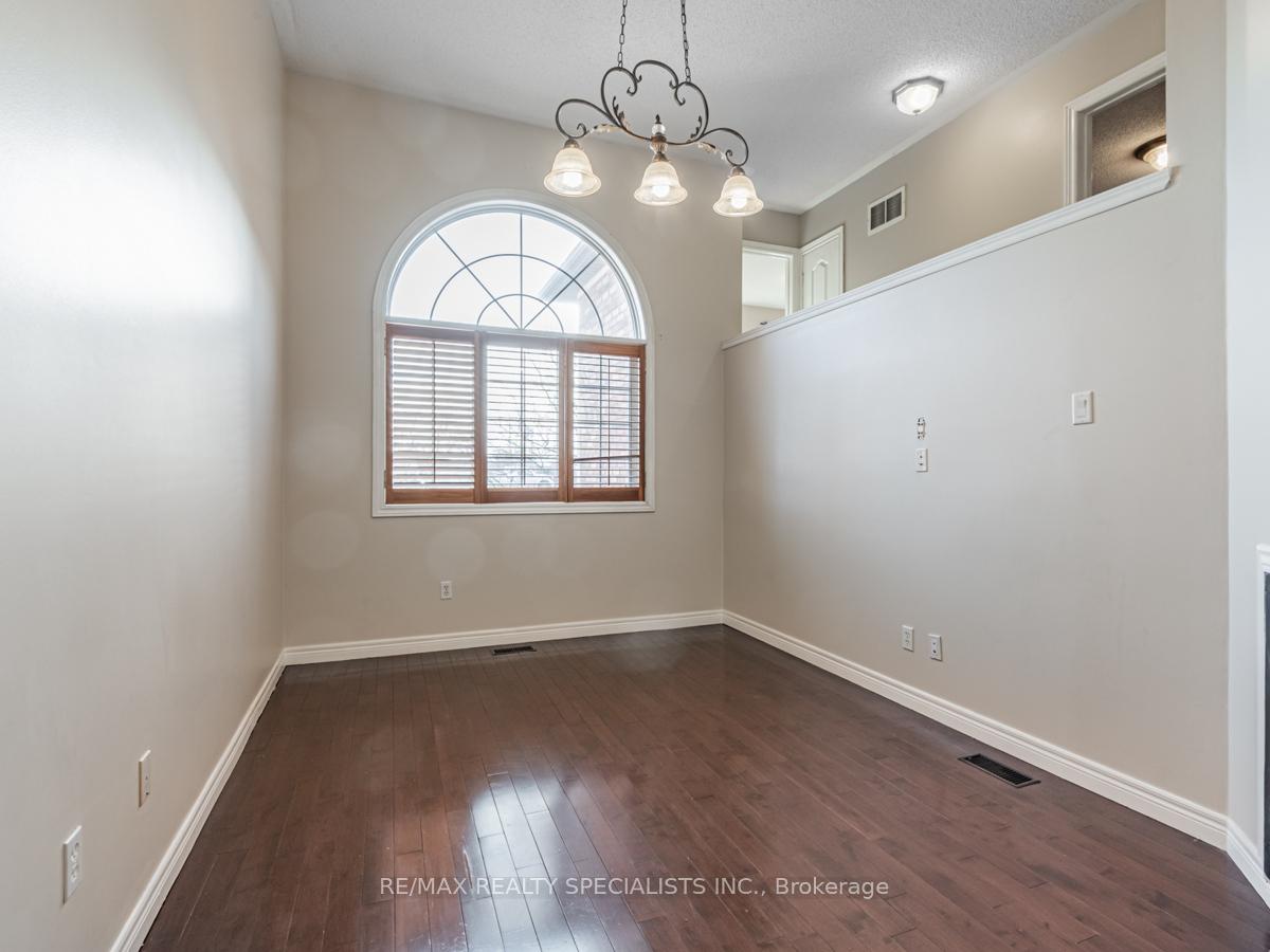 Photo 16 of Unit MAIN/2, 105 Windward Crescent, Vaughan, Vellore Village — HOMEH
