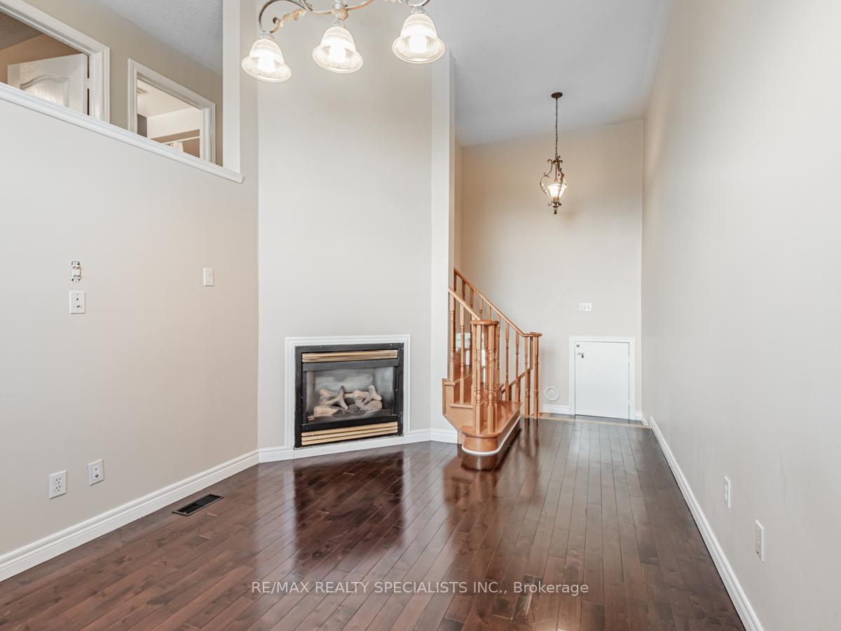 Photo 17 of Unit MAIN/2, 105 Windward Crescent, Vaughan, Vellore Village — HOMEH