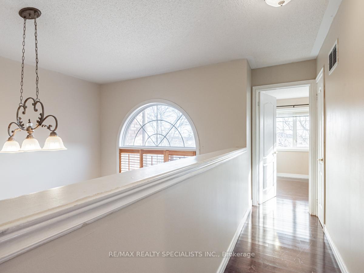 Photo 18 of Unit MAIN/2, 105 Windward Crescent, Vaughan, Vellore Village — HOMEH