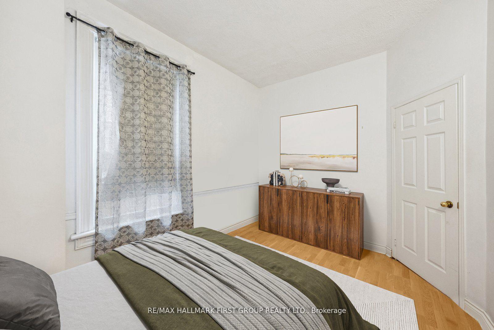 Photo 6 of 26 Roselawn Avenue, Toronto, Yonge-Eglinton — HOMEH