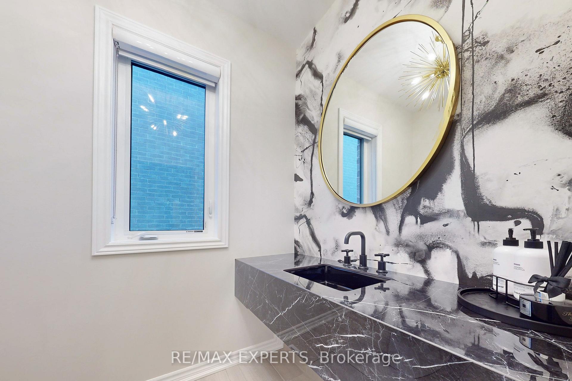 Photo 5 of 216 Bellefond Street, Vaughan, Kleinburg — HOMEH