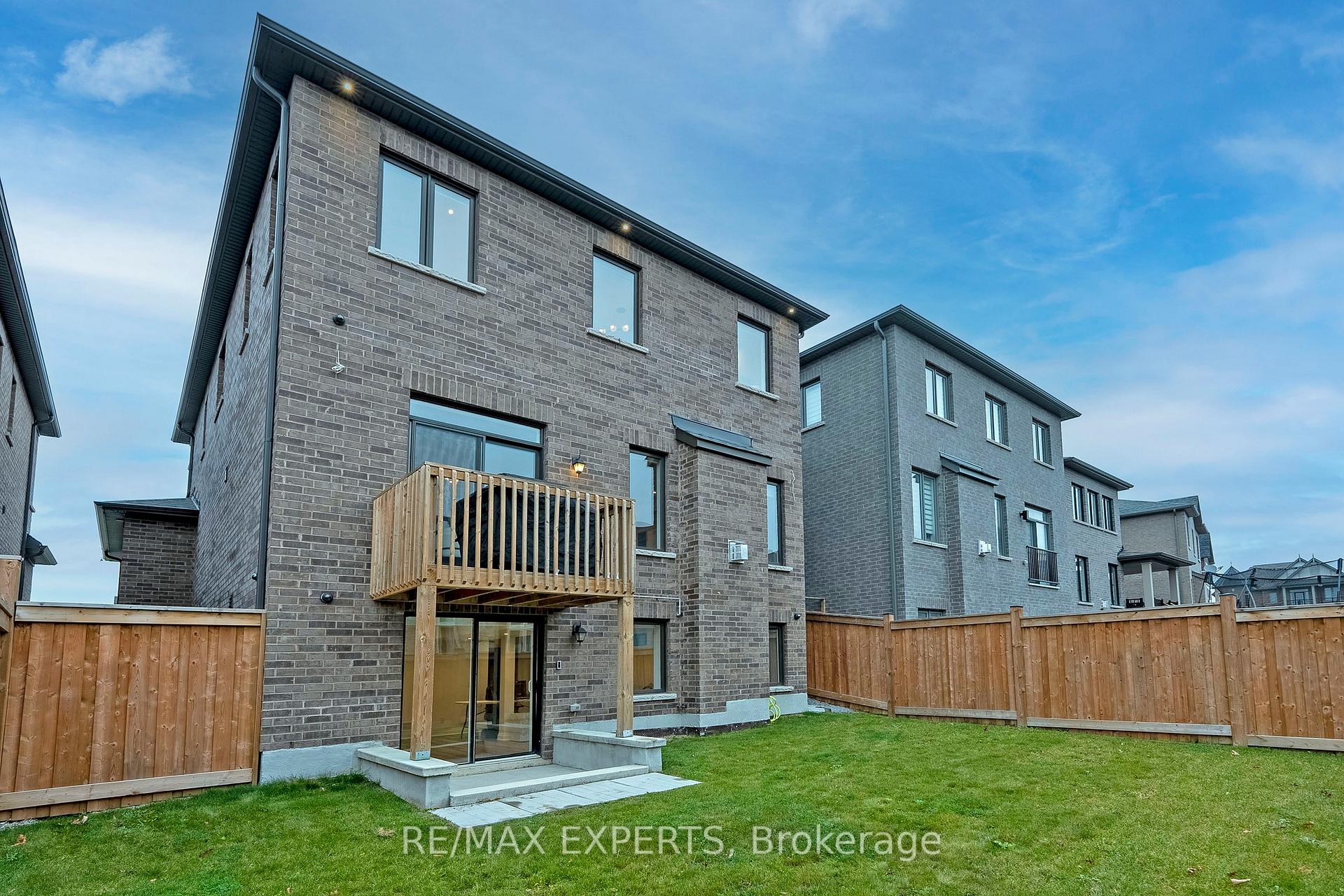 Photo 35 of 216 Bellefond Street, Vaughan, Kleinburg — HOMEH