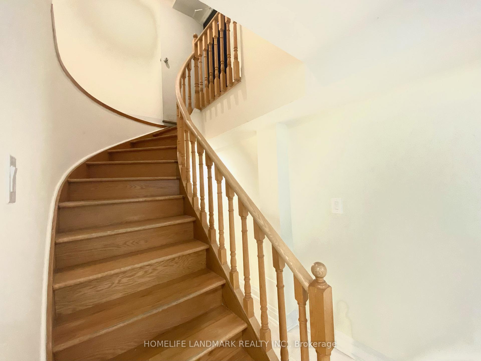 Photo 2 of 6 New Forest Square, Scarborough, Steeles — HOMEH