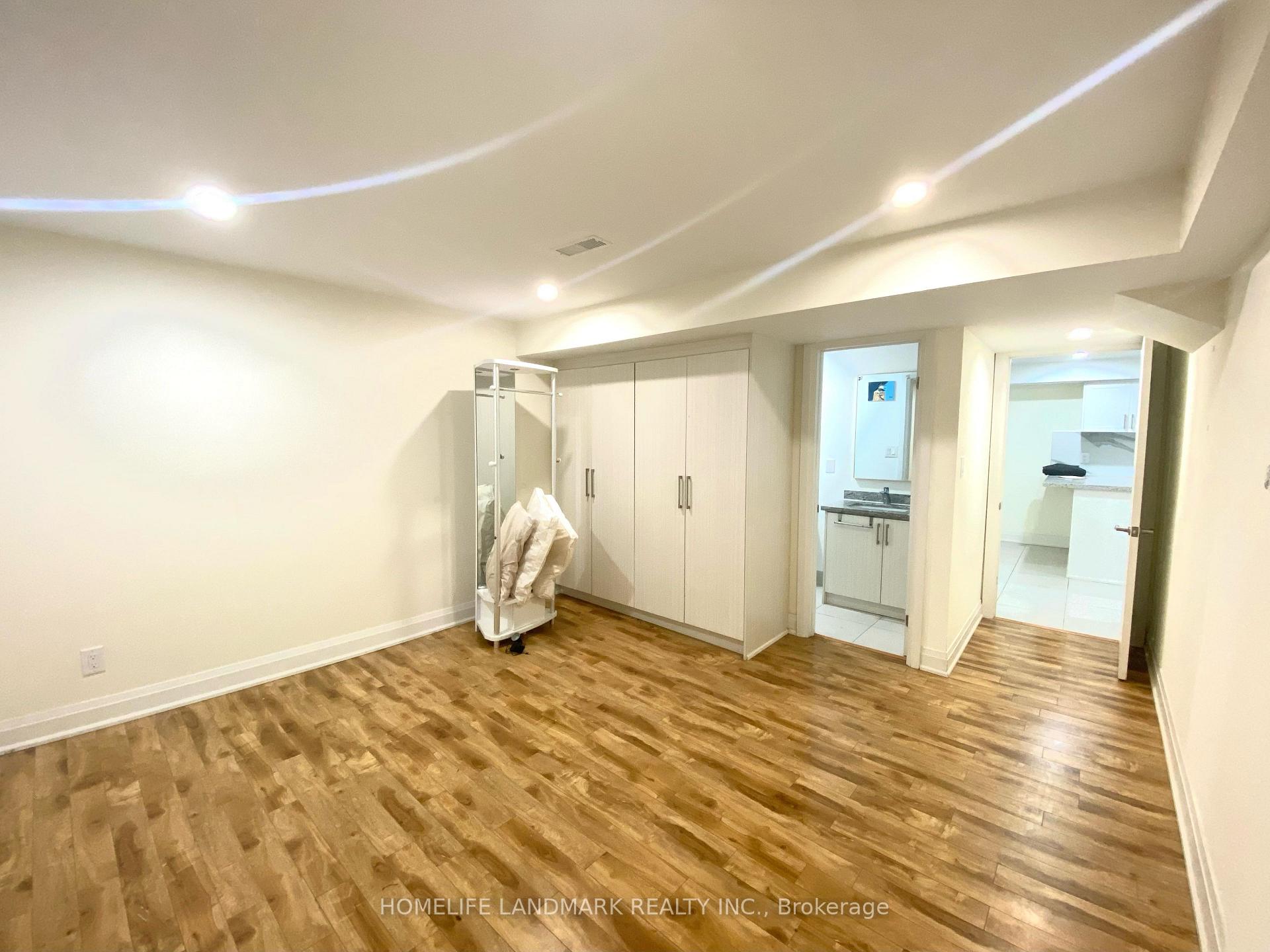 Photo 9 of 6 New Forest Square, Scarborough, Steeles — HOMEH