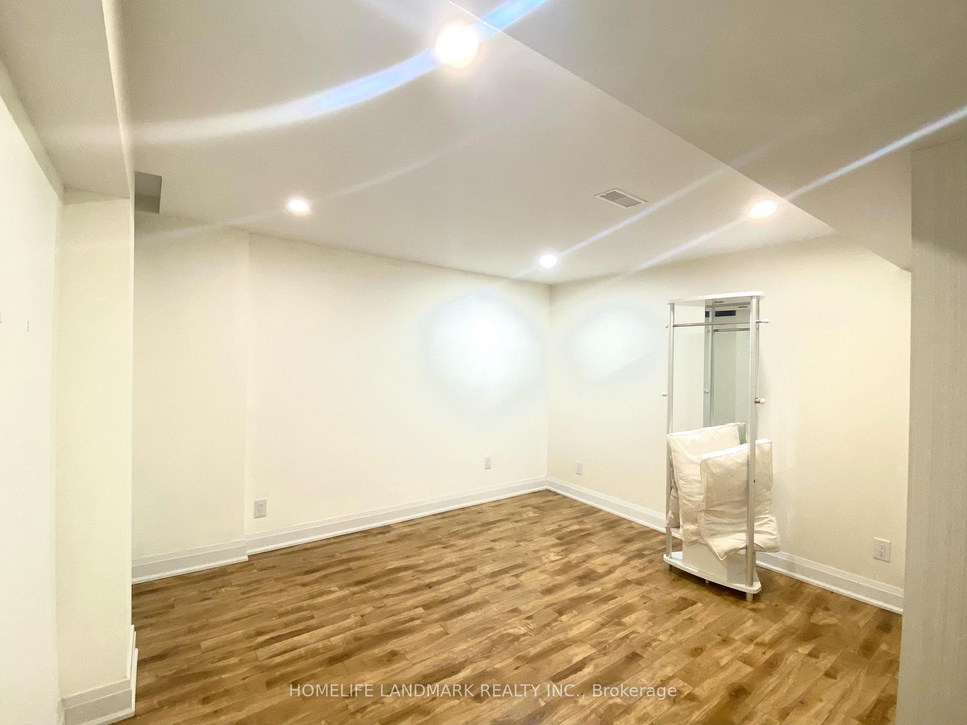 Photo 10 of 6 New Forest Square, Scarborough, Steeles — HOMEH