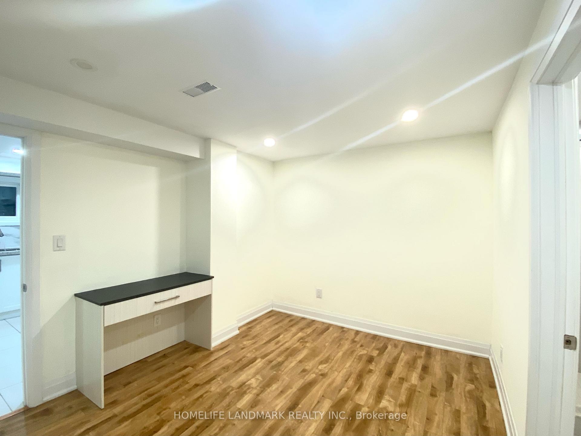 Photo 12 of 6 New Forest Square, Scarborough, Steeles — HOMEH