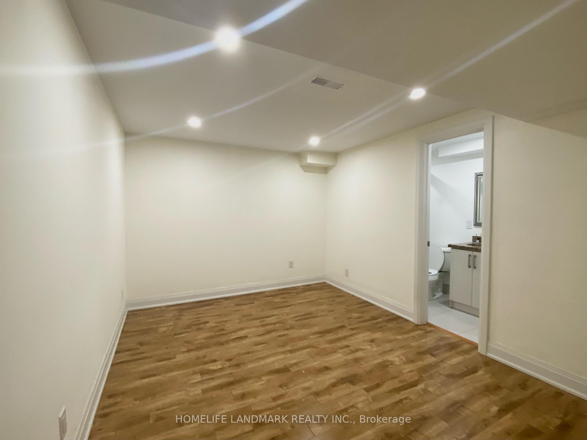 Photo 13 of 6 New Forest Square, Scarborough, Steeles — HOMEH
