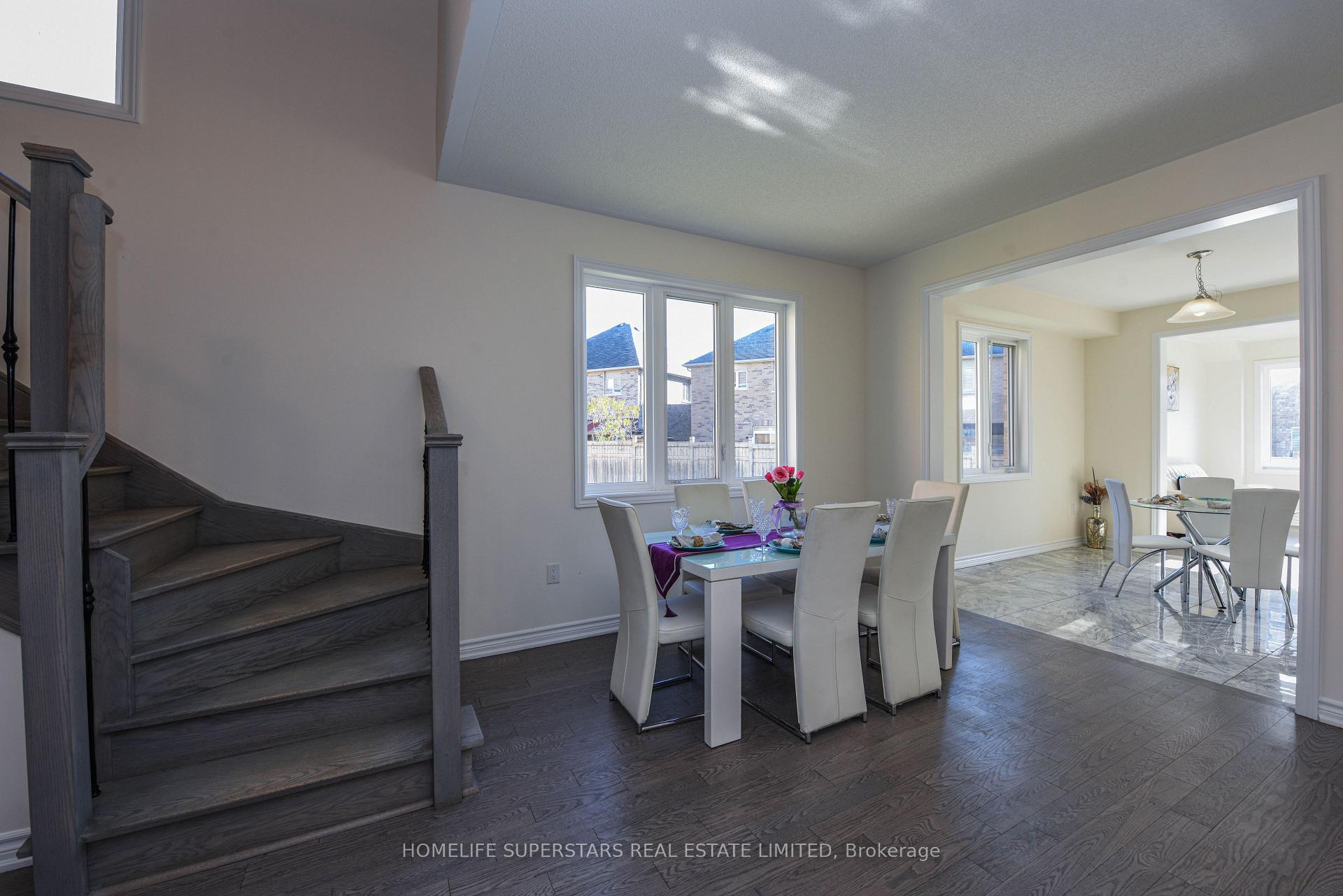 Photo 7 of 10 Hashmi Place, Brampton, Credit Valley — HOMEH