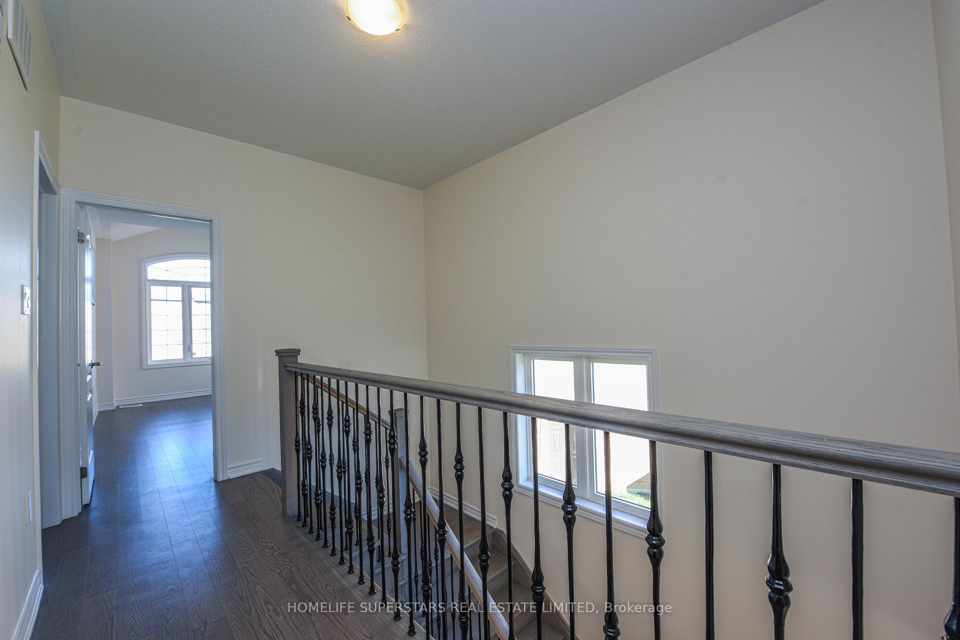 Photo 12 of 10 Hashmi Place, Brampton, Credit Valley — HOMEH