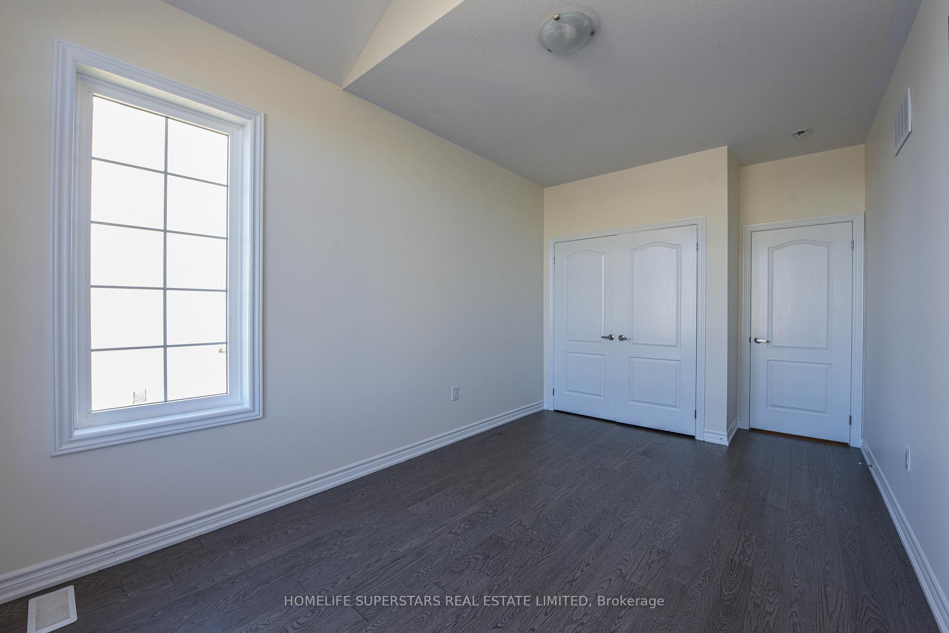 Photo 14 of 10 Hashmi Place, Brampton, Credit Valley — HOMEH