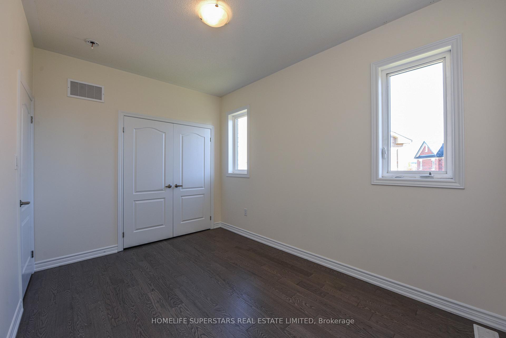 Photo 25 of 10 Hashmi Place, Brampton, Credit Valley — HOMEH