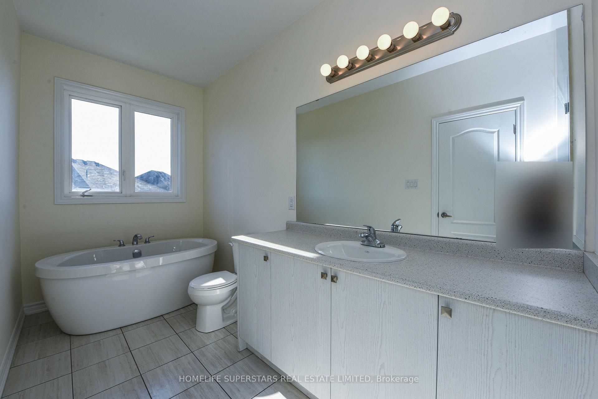 Photo 35 of 10 Hashmi Place, Brampton, Credit Valley — HOMEH