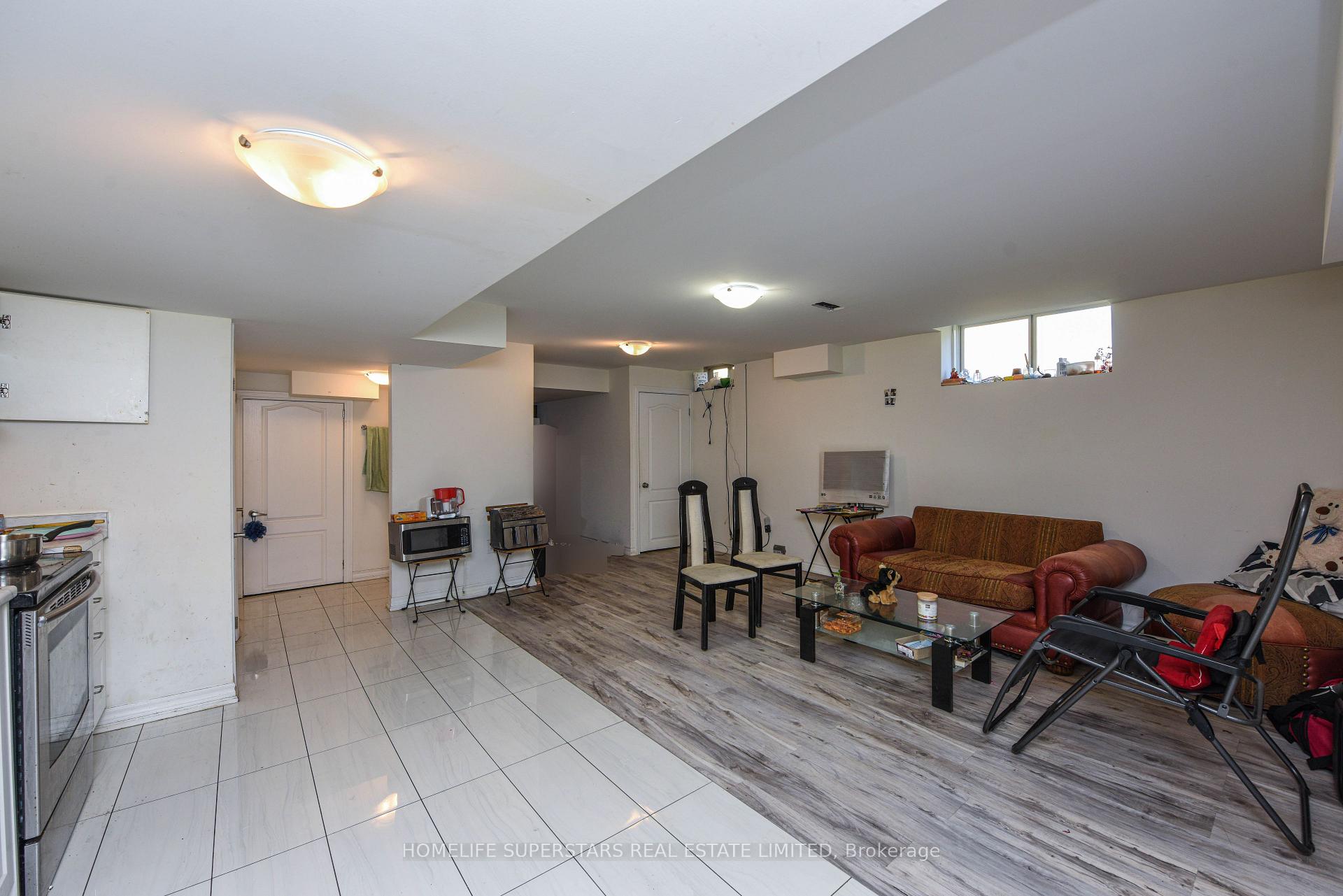Photo 41 of 10 Hashmi Place, Brampton, Credit Valley — HOMEH