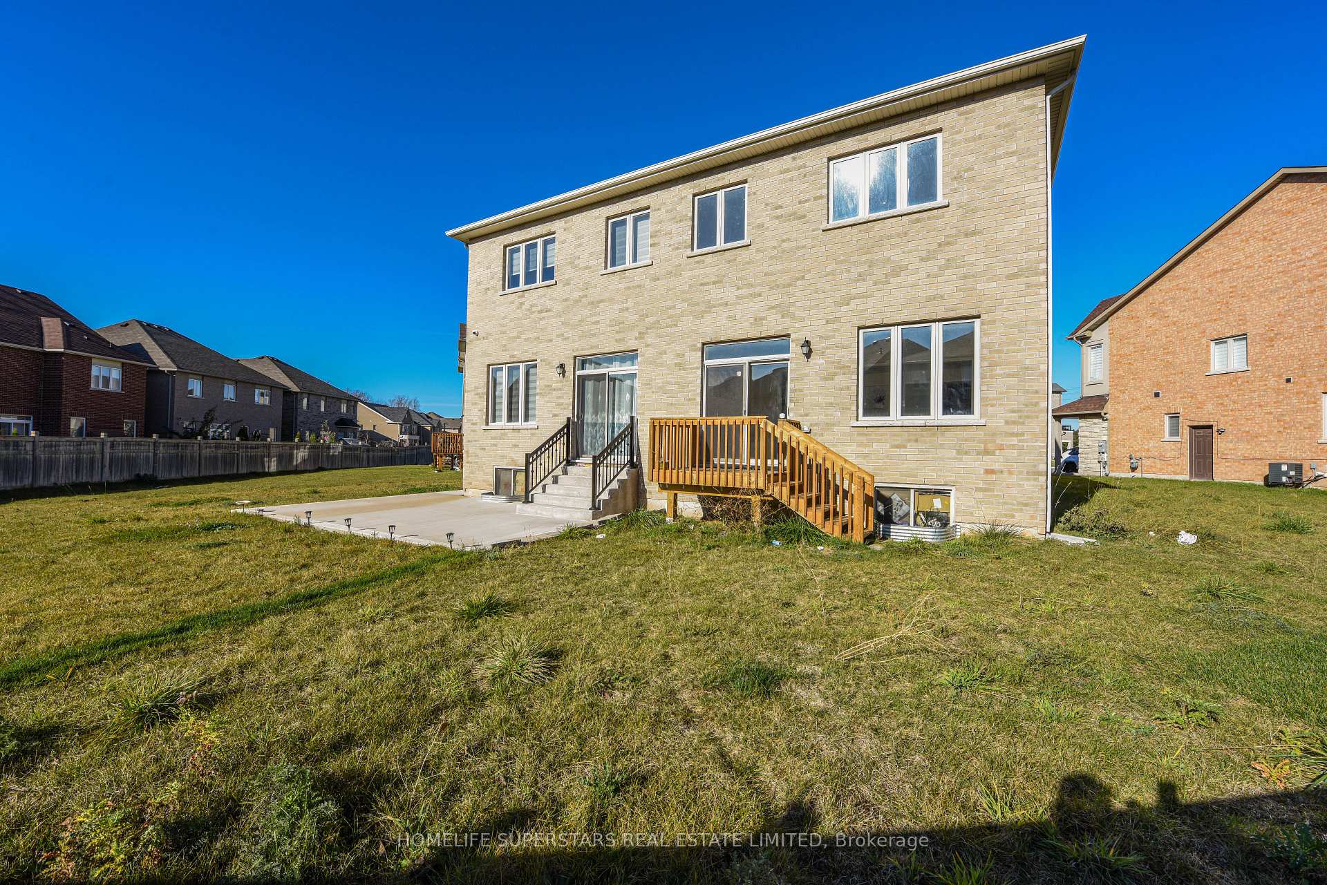 Photo 44 of 10 Hashmi Place, Brampton, Credit Valley — HOMEH