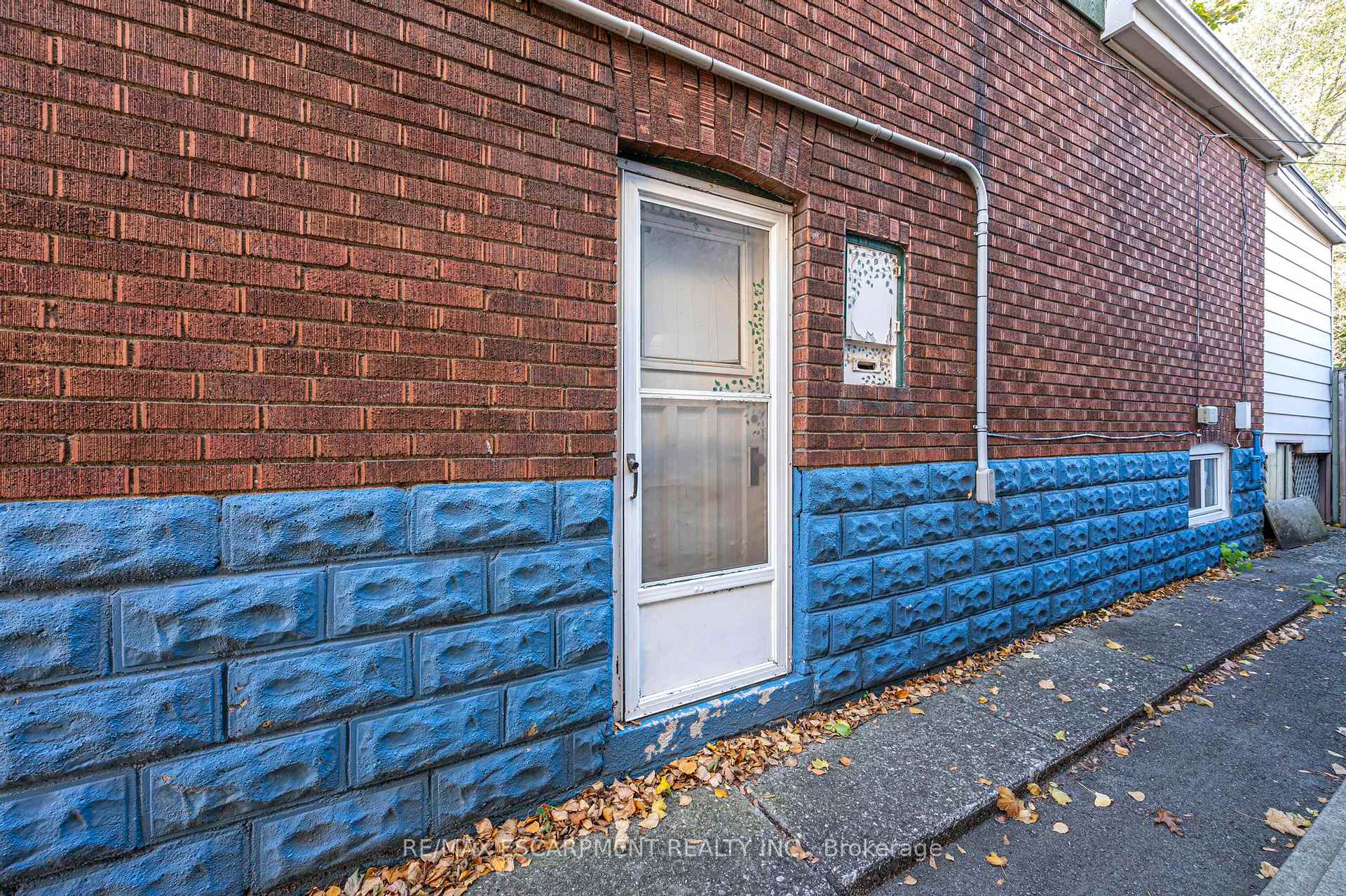 Photo 16 of 274 Edgemont Street S, Hamilton, Delta — HOMEH