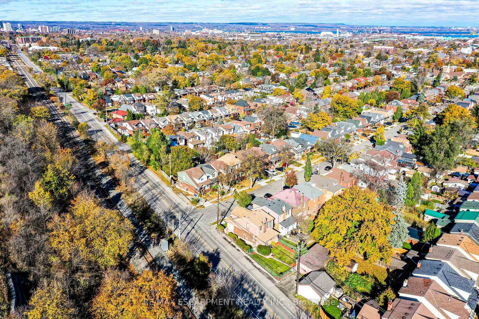 Photo 21 of 274 Edgemont Street S, Hamilton, Delta — HOMEH