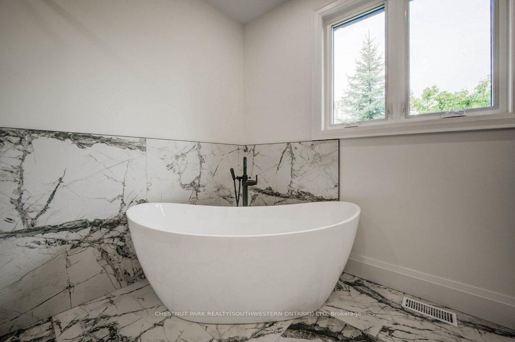 Photo 54 of 102 Dawson Street, Waterloo, Uptown Waterloo/Westmount — HOMEH