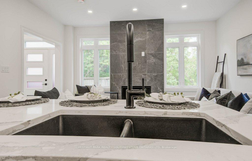 Photo 12 of 102 Dawson Street, Waterloo, Uptown Waterloo/Westmount — HOMEH