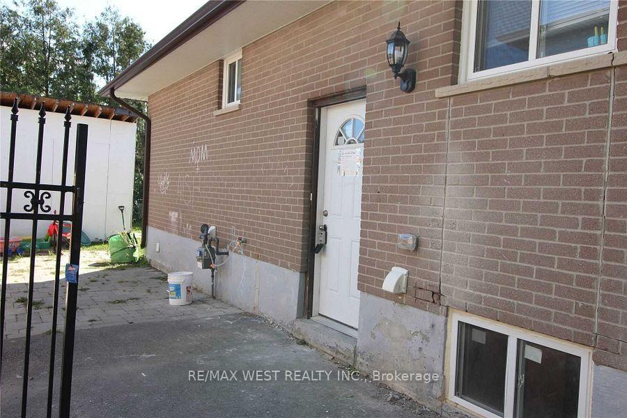 Photo 4 of Unit Bsmt, 53 Sutherland Avenue, Brampton, Madoc — HOMEH