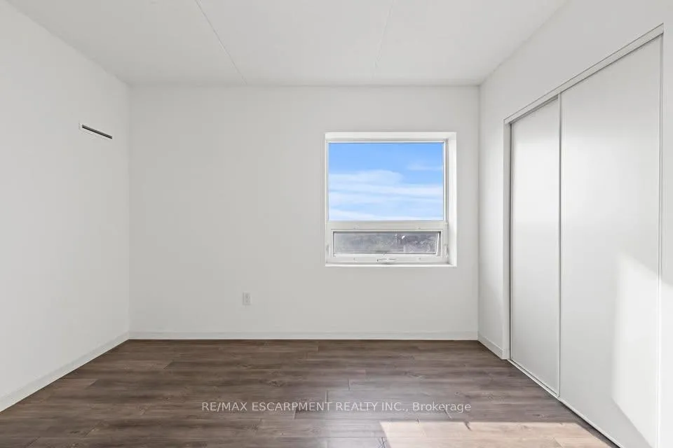 Photo 15 of Unit 910, 220 Cannon Street E, Hamilton, Beasley — HOMEH