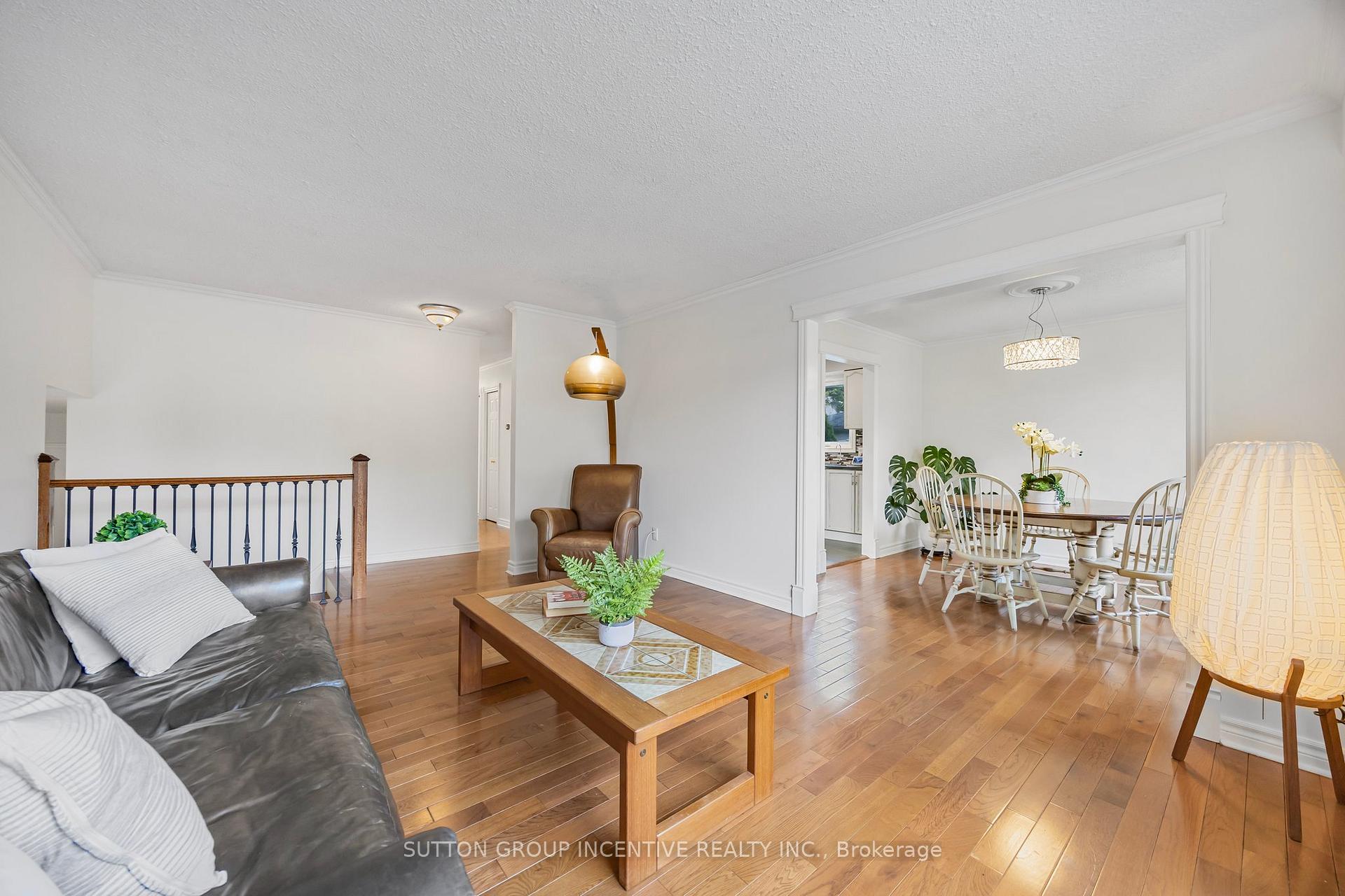 Photo 8 of 25 Eileen Drive, Barrie, Allandale — HOMEH