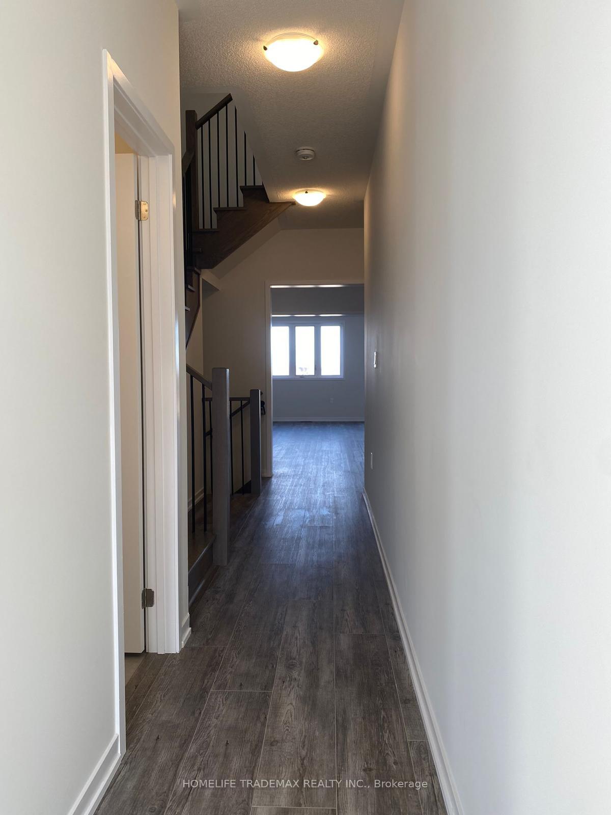 Photo 2 of 1539 Wheatcroft Drive, Oshawa, Taunton — HOMEH