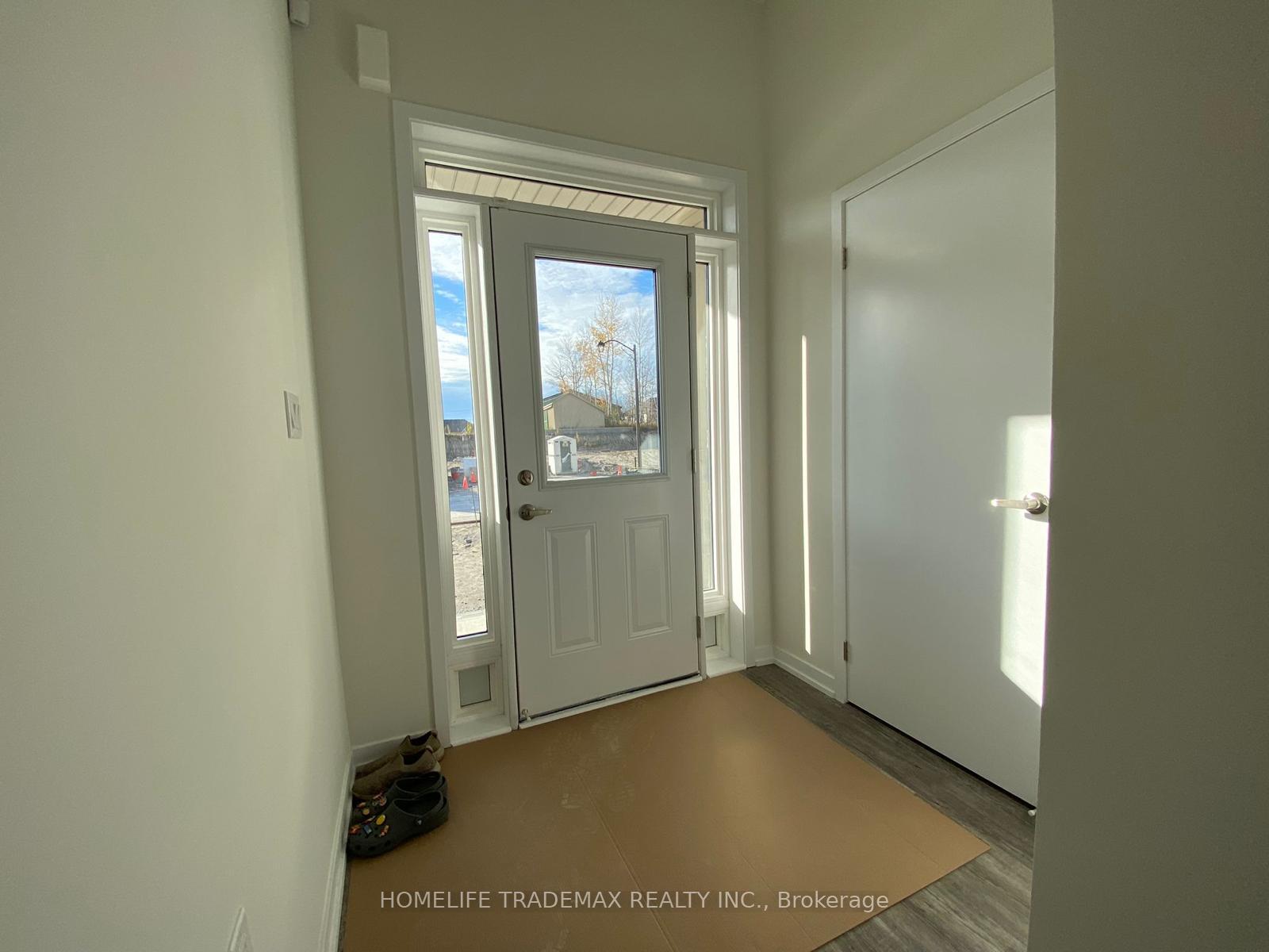 Photo 3 of 1539 Wheatcroft Drive, Oshawa, Taunton — HOMEH
