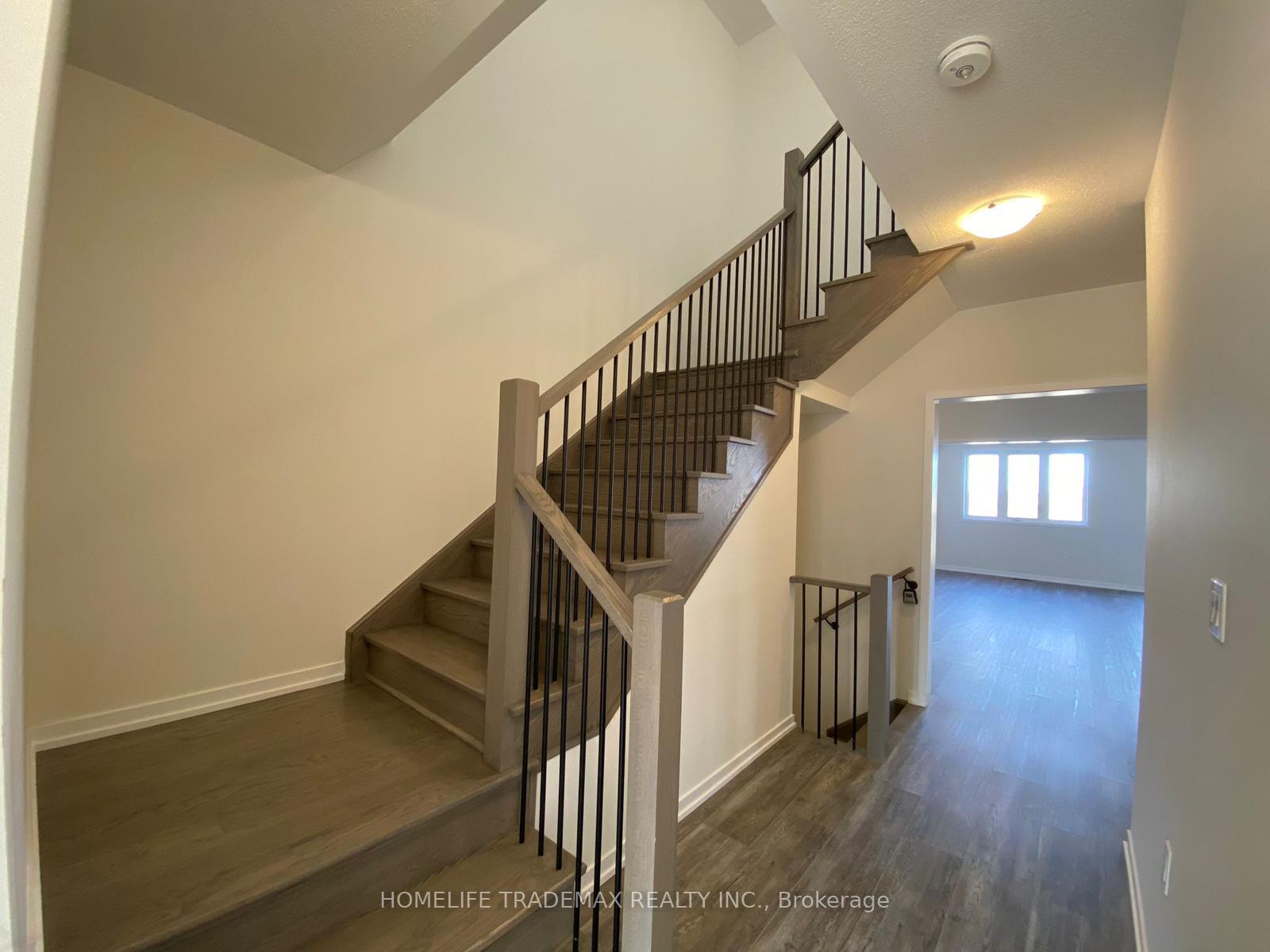 Photo 4 of 1539 Wheatcroft Drive, Oshawa, Taunton — HOMEH