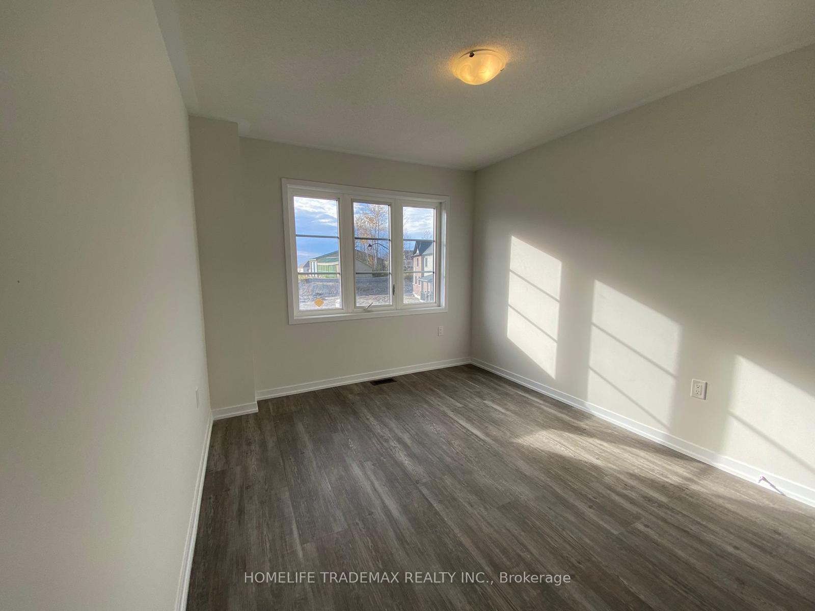 Photo 11 of 1539 Wheatcroft Drive, Oshawa, Taunton — HOMEH