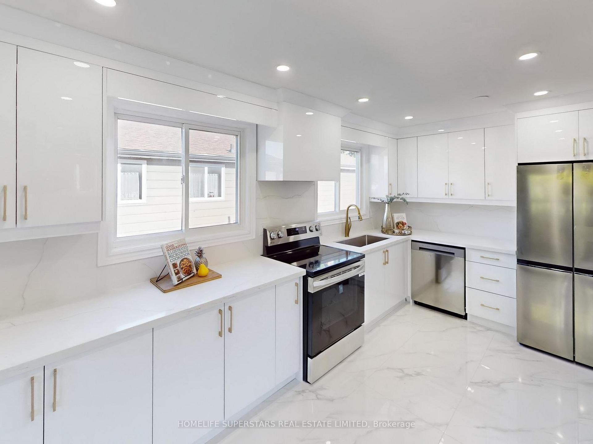 Photo 15 of 141 Salisbury Circle, Brampton, Brampton North — HOMEH