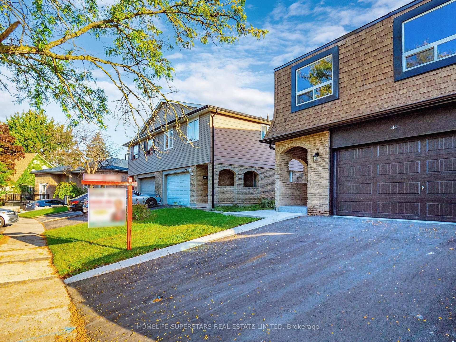 Photo 38 of 141 Salisbury Circle, Brampton, Brampton North — HOMEH