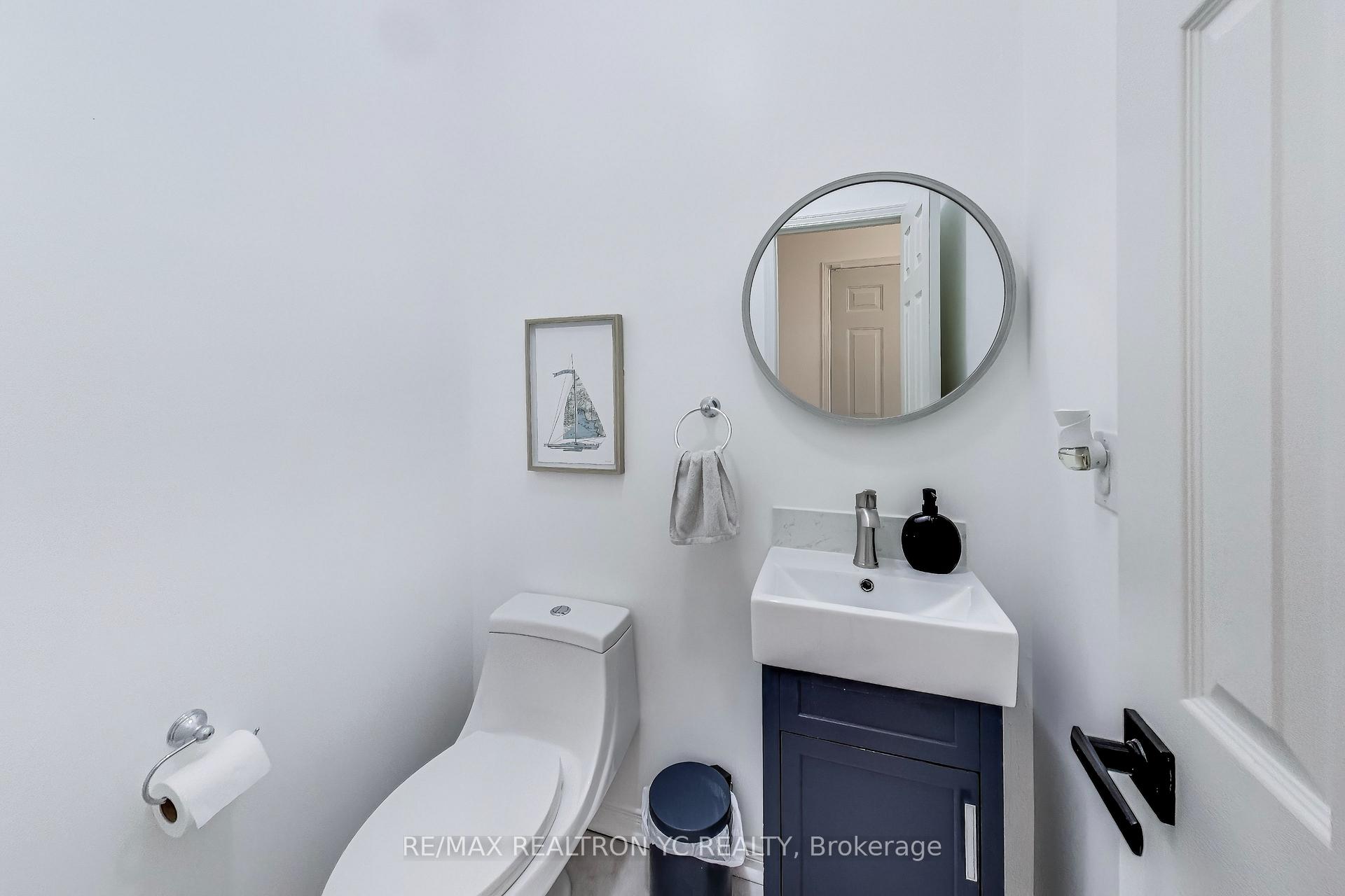 Photo 13 of 39 Catalpa Crescent, Vaughan, Patterson — HOMEH