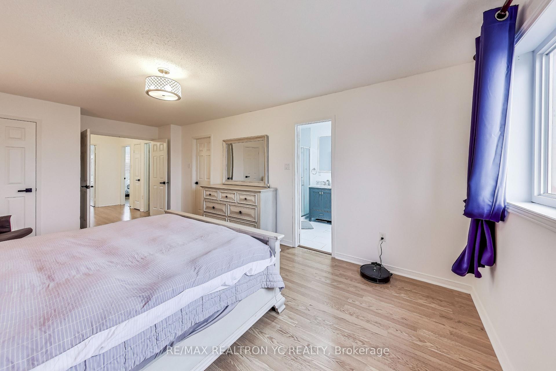Photo 16 of 39 Catalpa Crescent, Vaughan, Patterson — HOMEH