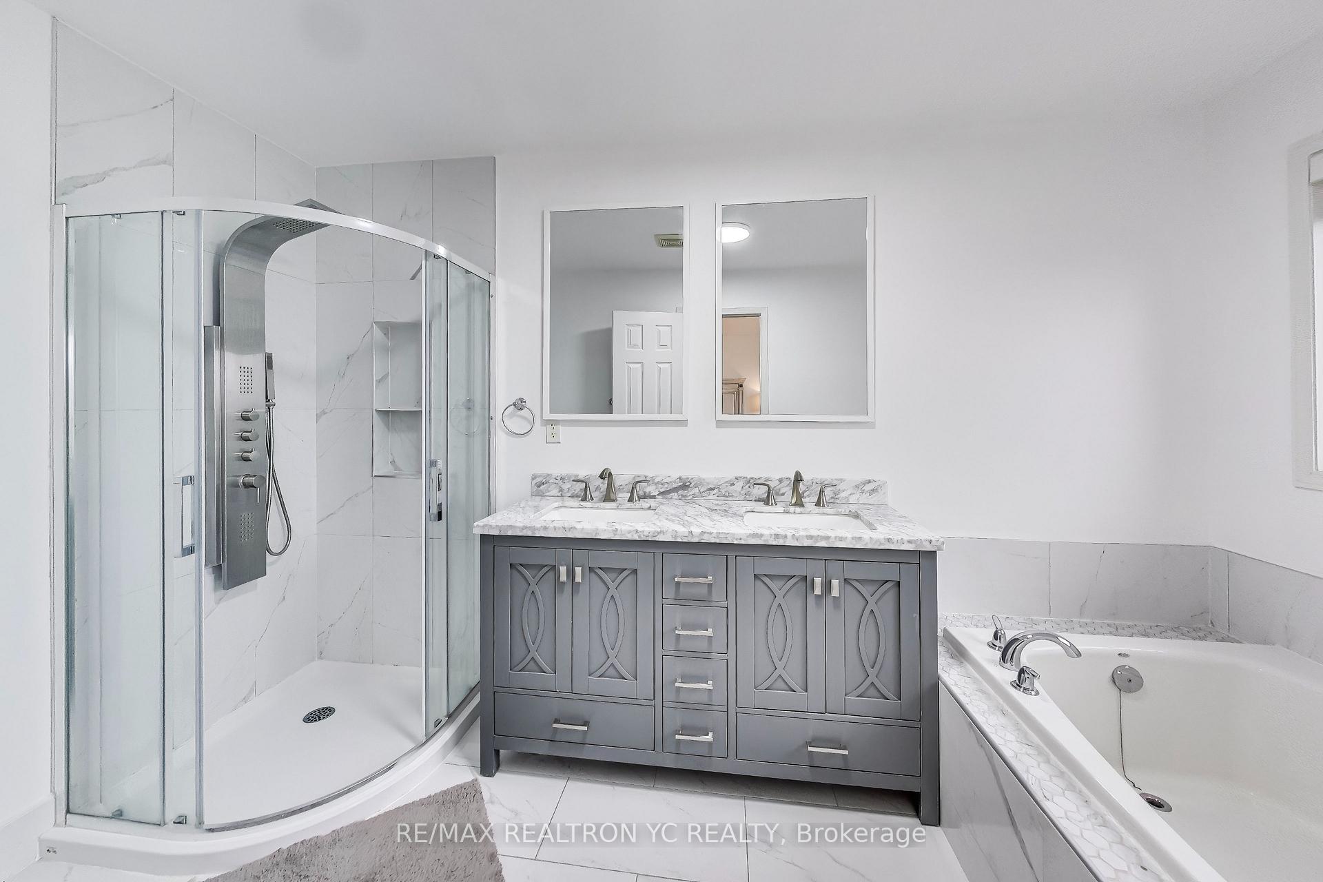 Photo 17 of 39 Catalpa Crescent, Vaughan, Patterson — HOMEH