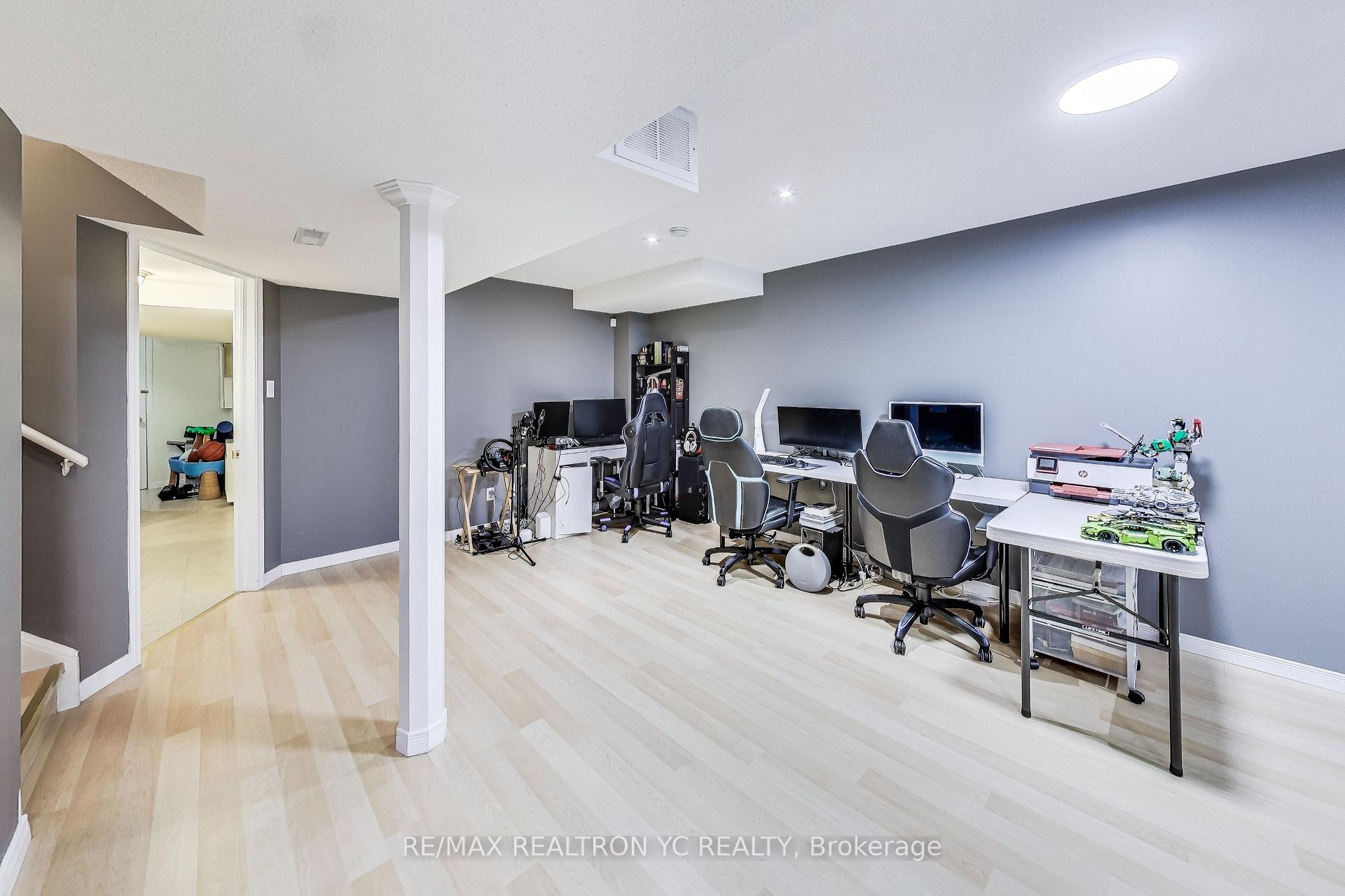 Photo 25 of 39 Catalpa Crescent, Vaughan, Patterson — HOMEH