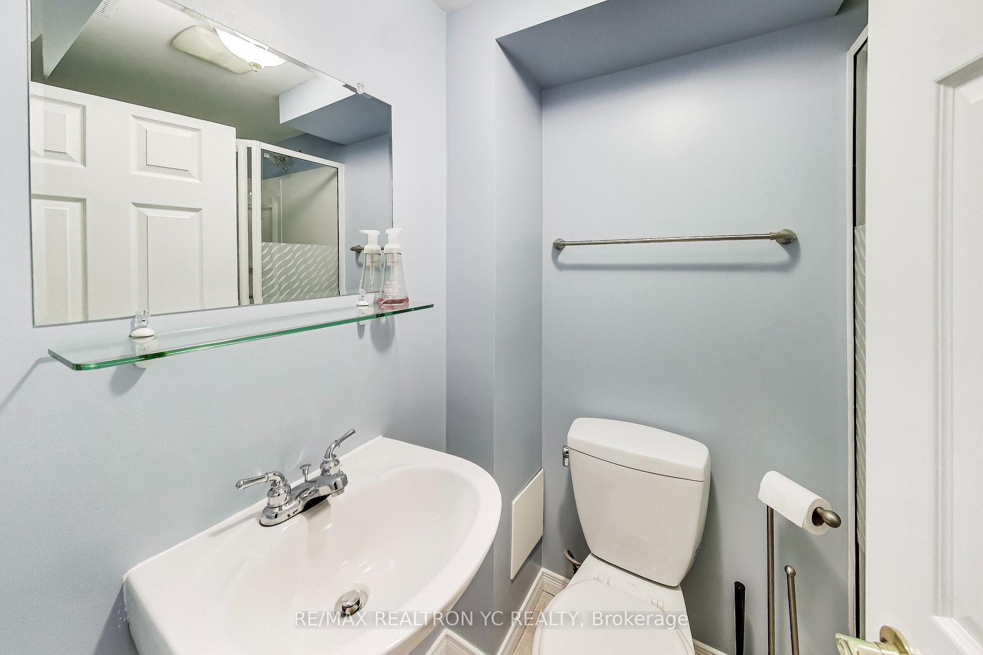 Photo 26 of 39 Catalpa Crescent, Vaughan, Patterson — HOMEH