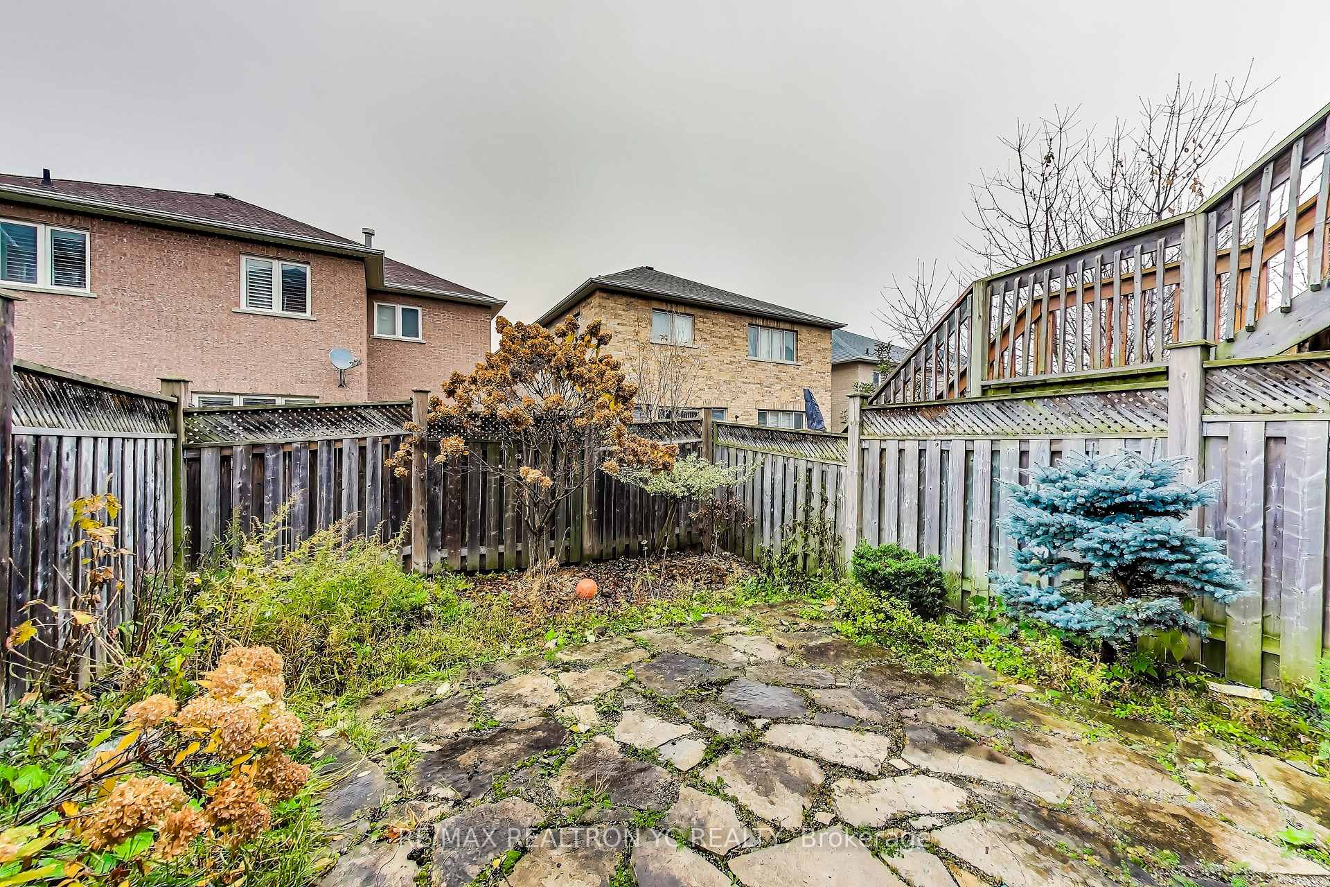 Photo 32 of 39 Catalpa Crescent, Vaughan, Patterson — HOMEH