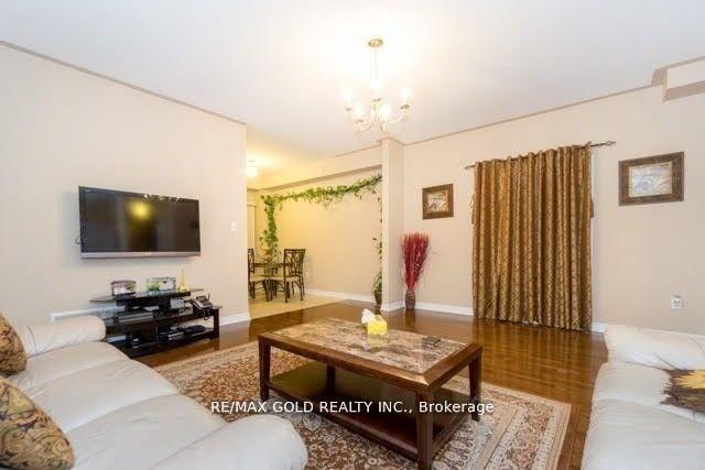 Photo 14 of Unit Upper, 87 Crumlin Crescent, Brampton, Credit Valley — HOMEH