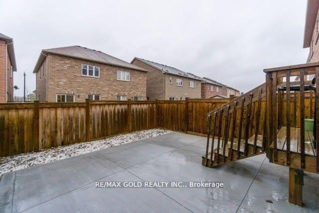 Photo 12 of Unit Upper, 87 Crumlin Crescent, Brampton, Credit Valley — HOMEH