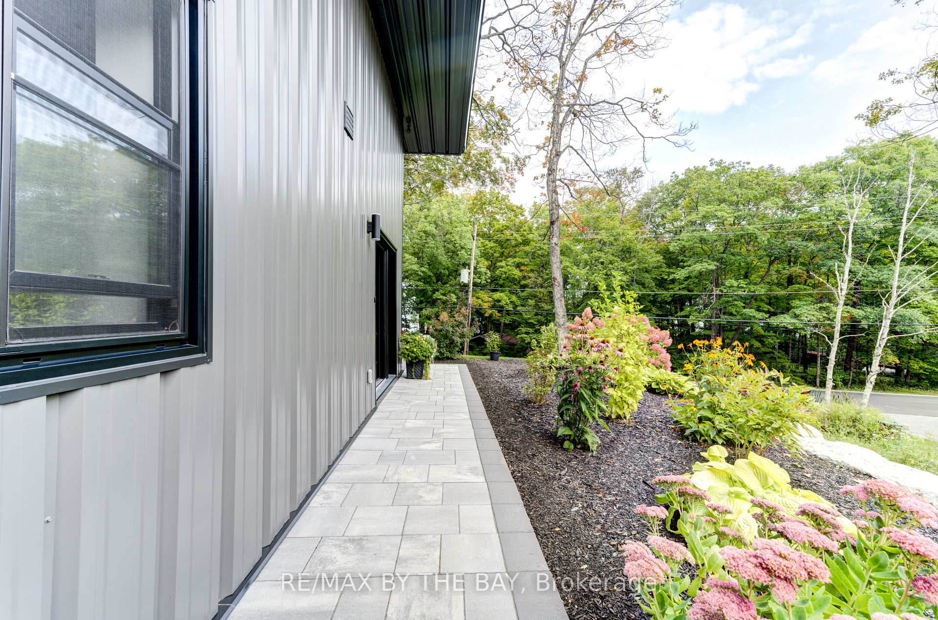Photo 38 of 1584 Champlain Road, Tiny, Rural Tiny — HOMEH