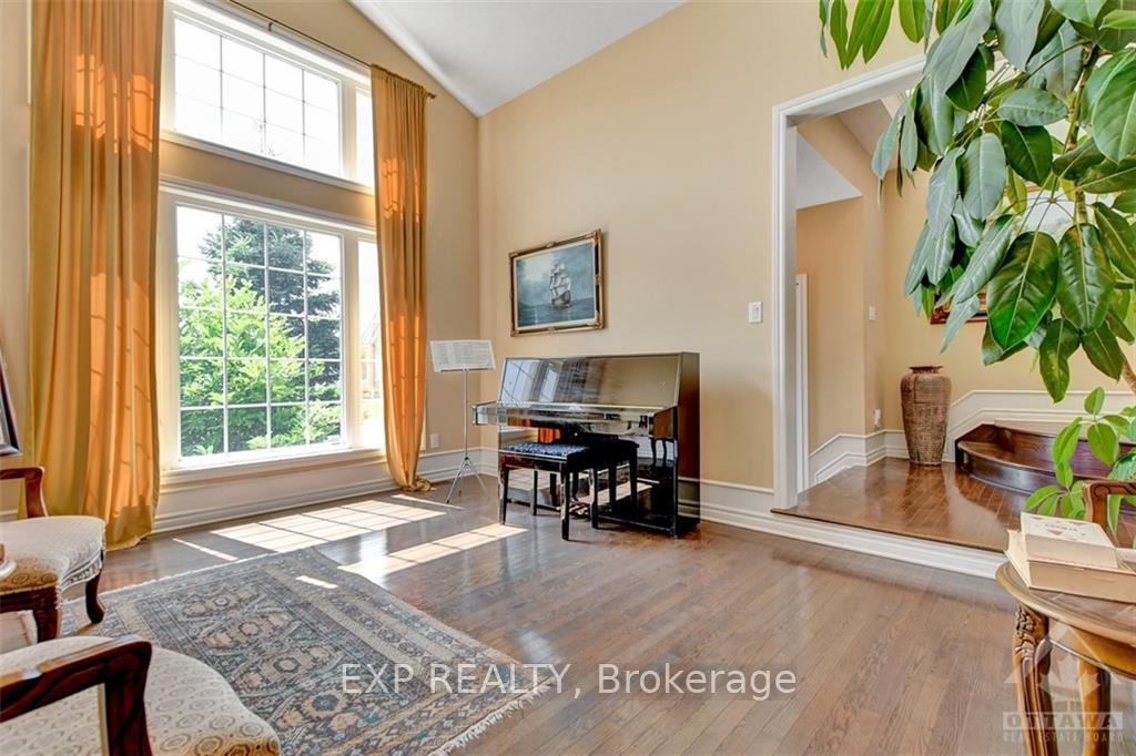 Photo 4 of 135 Riversedge Crescent, Ottawa, Riverside South/Gloucester Glen — HOMEH