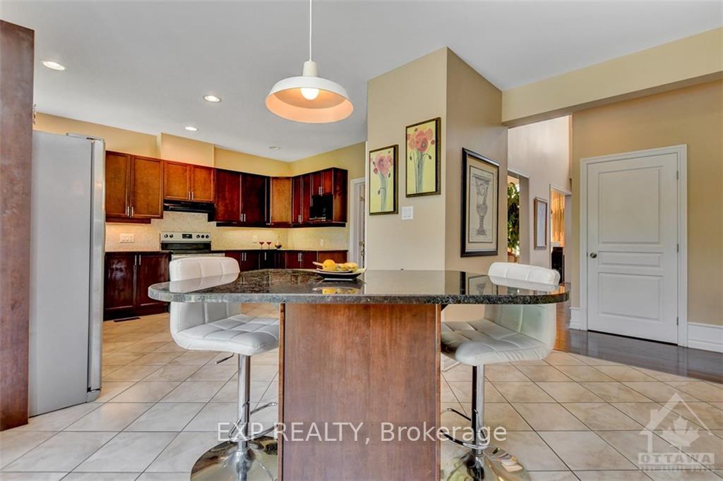 Photo 10 of 135 Riversedge Crescent, Ottawa, Riverside South/Gloucester Glen — HOMEH