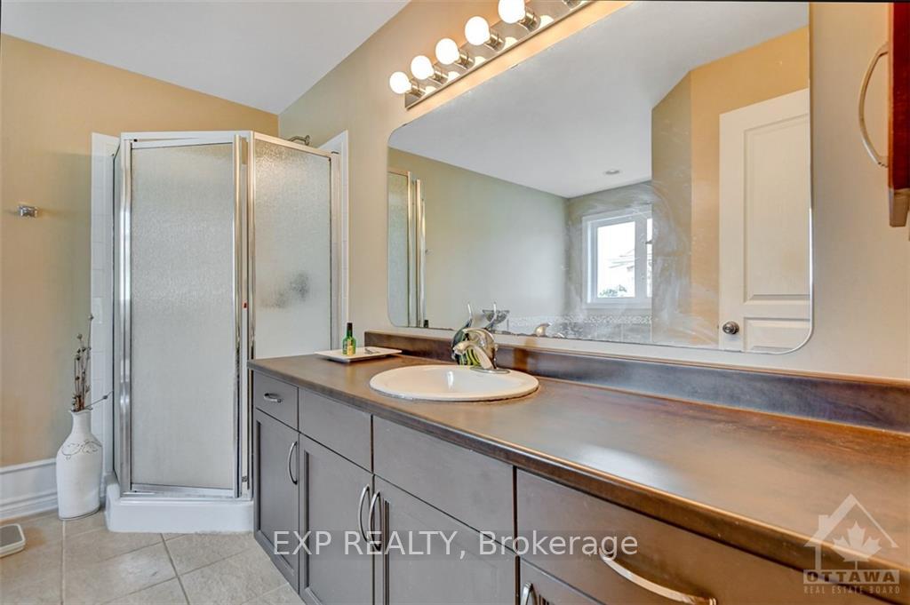 Photo 17 of 135 Riversedge Crescent, Ottawa, Riverside South/Gloucester Glen — HOMEH