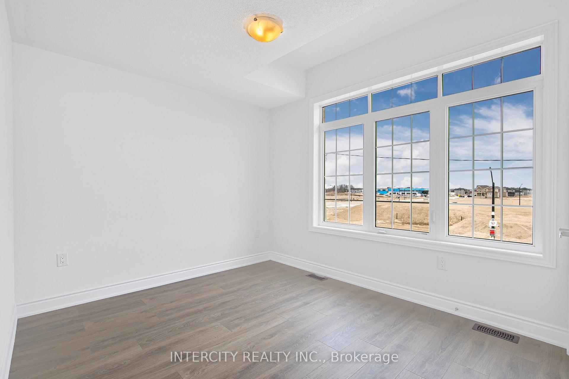Photo 52 of 11 Carriage Lane N, Wasaga Beach — HOMEH