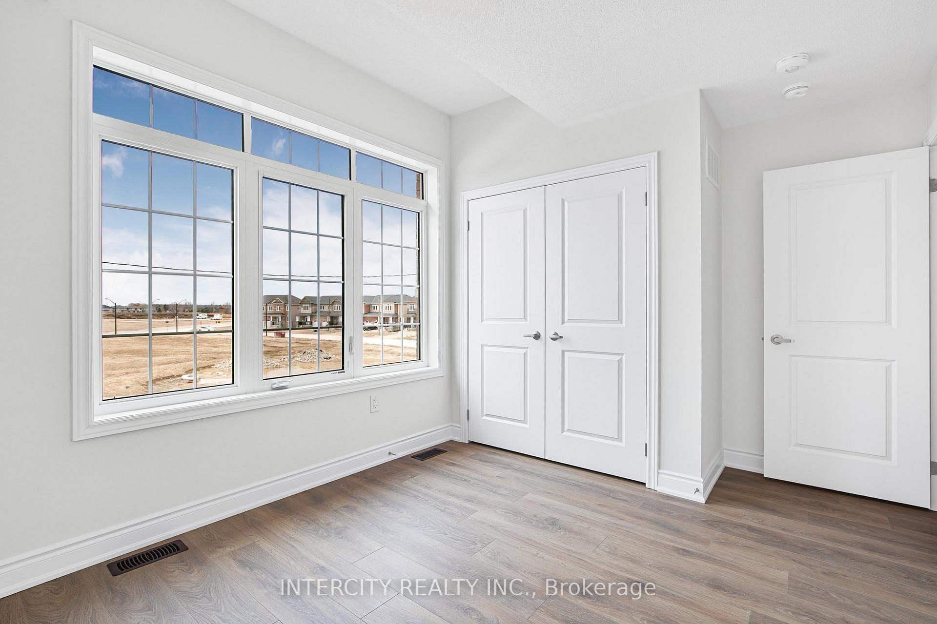 Photo 53 of 11 Carriage Lane N, Wasaga Beach — HOMEH