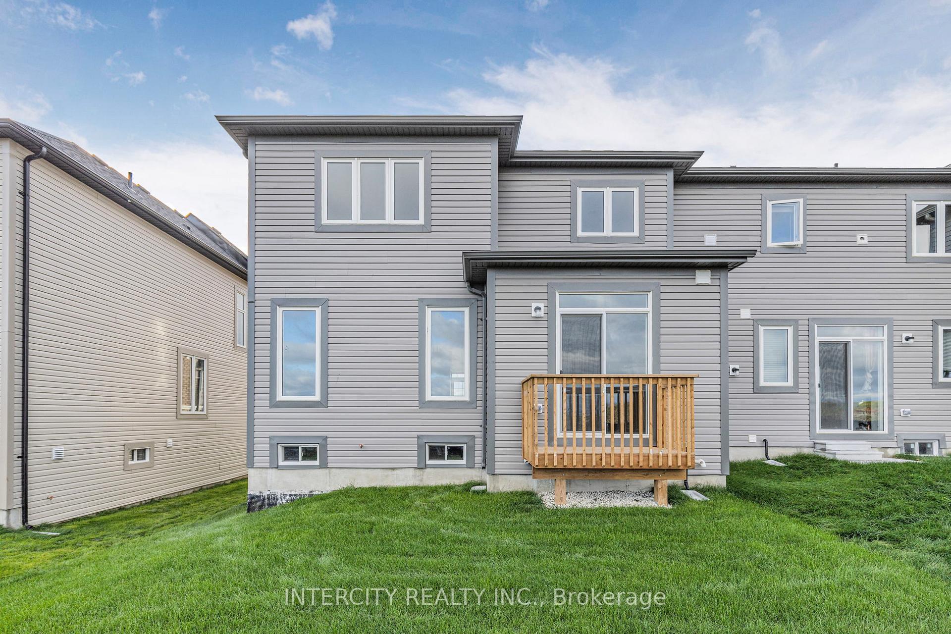 Photo 56 of 11 Carriage Lane N, Wasaga Beach — HOMEH